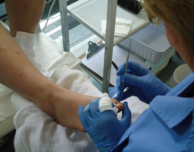 Technicien(ne) en hygiène et soins des pieds (Session intensive, 7 jours)